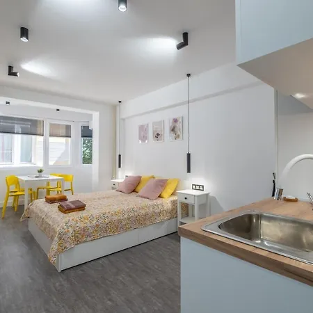 Апартамент Very Brand New Studio! *